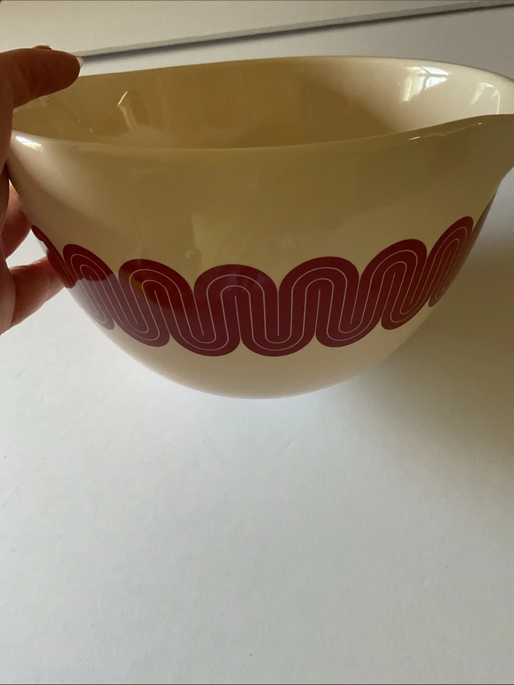 GREAT JONES STIR CRAZY CERAMIC MIXING BOWL RED WAVE PATTERN MEDIUM SIZE NWOT